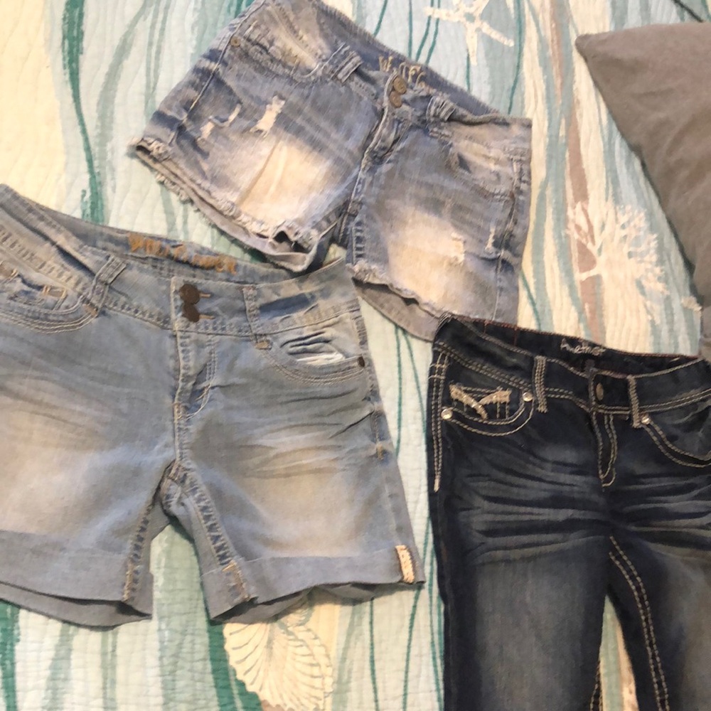 Lot of 3 pairs of shorts Wallflower & amethyst size 5